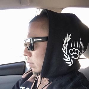 Meet your Posher, Desmond